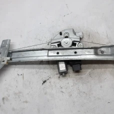 MEHANIZAM STAKLA PREDNJI DESNI Peugeot 2008 2018 1.2 9815999280 9806088080