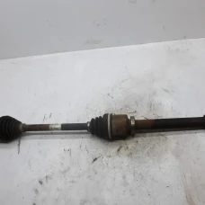 POLUOSOVINA PREDNJA DESNA Renault MEGANE III  2010 1.5 DCI 8200725502