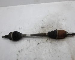 POLUOSOVINA PREDNJA LIJEVA Renault MEGANE III  2010 1.5 DCI 8200847584