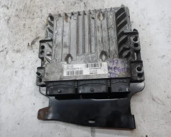 RAČUNALNIK MOTORA Renault MEGANE III  2010 1.5 DCI 237100307r