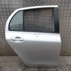 VRATA ZADNJA DESNA Toyota Yaris 2007 1.3 670030D110