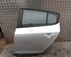 VRATA ZADNJA LIJEVA Renault MEGANE III  2010 1.5 DCI 821003885R