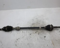 POLUOSOVINA PREDNJA DESNA Toyota Yaris 2007 1.3 434100D170