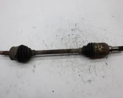 POLUOSOVINA PREDNJA LIJEVA Fiat Panda 2016 1.2 51902278
