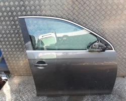 VRATA PREDNJA DESNA Volkswagen Jetta 2007 1.9 TDI 1K5831302S 1K5831106F