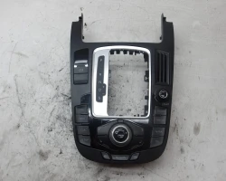 KONZOLA Audi A5, S5 2010 2.0 TDI AUT 8T0919609F 8T0919070A
