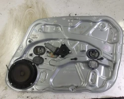 MEHANIZAM STAKLA PREDNJI DESNI Hyundai i30 2009 1.4 824802l140 824602L000