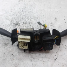 RUČICA POD VOLANOM Renault CLIO II 2002 1.2 16V 8200058670