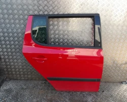 VRATA ZADNJA DESNA Škoda Fabia 2011 1.2 TSI MONTE CARLO 5J6833056