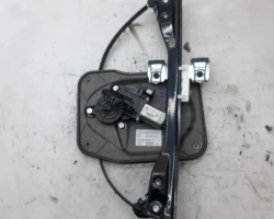 MEHANIZAM STAKLA PREDNJI DESNI Škoda Fabia 2009 1.2 6q2959801e