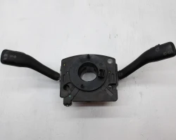 RUČICA POD VOLANOM Volkswagen Polo 2001 1.4 16V