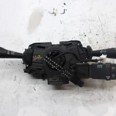RUČICA POD VOLANOM Renault Captur 2014 1.5 DCI 8201168027 8201167992 8201168016