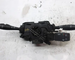 RUČICA POD VOLANOM Renault Captur 2014 1.5 DCI 8201168027 8201167992 8201168016