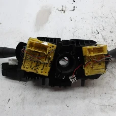 RUČICA POD VOLANOM Renault Captur 2014 1.5 DCI 8201168027 8201167992 8201168016