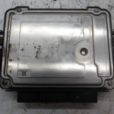 RAČUNALNIK MOTORA Renault SCENIC 2010 III. 1.9 DCI 237100055r