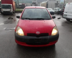 AUTO ZA DIJELOVE Toyota Yaris 2000 1.0