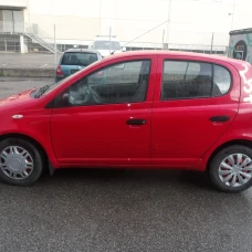 AUTO ZA DIJELOVE Toyota Yaris 2000 1.0