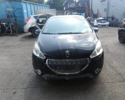AUTO ZA DIJELOVE Peugeot 208 2013 1.2
