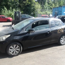 AUTO ZA DIJELOVE Peugeot 208 2013 1.2