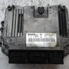 RAČUNALNIK MOTORA Renault MEGANE III  2011 1.9 dci 237100055r