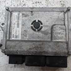 RAČUNALNIK MOTORA Peugeot 208 2015 1.2 9811545080