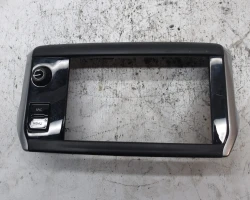 STIKALO RAZNO Peugeot 208 2015 1.2 9673861377