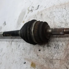 POLUOSOVINA PREDNJA DESNA Peugeot 208 2015 1.2 9803959680