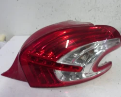ŠTOP SVIJETLO DESNA Peugeot 208 2013 1.2 9672628380