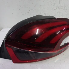 ŠTOP SVIJETLO DESNA Peugeot 208 2015 1.2 9810430580