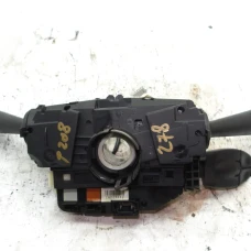 RUČICA POD VOLANOM Peugeot 208 2013 1.2 98030390zd