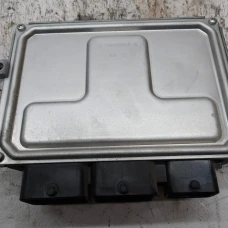 RAČUNALNIK MOTORA Peugeot 208 2013 1.2 9805353080