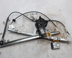 MEHANIZAM STAKLA PREDNJI DESNI Peugeot 208 2013 1.2 9674252380