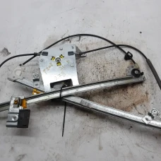 MEHANIZAM STAKLA PREDNJI DESNI Peugeot 208 2013 1.2 9674252380