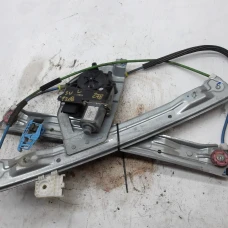 MEHANIZAM STAKLA PREDNJA LIJEVA Peugeot 208 2013 1.2 9674251980
