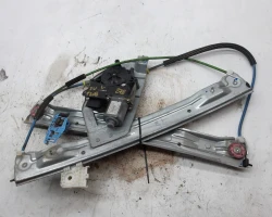 MEHANIZAM STAKLA PREDNJA LIJEVA Peugeot 208 2013 1.2 9674251980