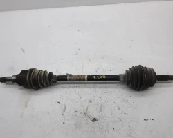 POLUOSOVINA PREDNJA LIJEVA Peugeot 208 2013 1.2 9803959580