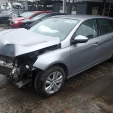 AUTO ZA DIJELOVE Peugeot 308 2019 1.2 BREAK