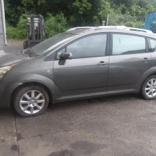 AUTO ZA DIJELOVE Toyota Corolla 2004 VERSO 2.0 D4D