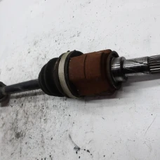 POLUOSOVINA PREDNJA DESNA Opel Corsa 2011 1.2
