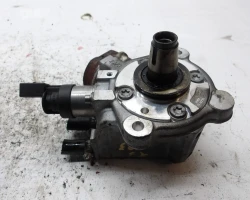 VISOKOTLAČNA PUMPA BMW X 2008 3 2.OD AUT. XDIVE 779787403 13518577643