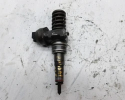 INJEKTOR Volkswagen Passat 2007 1.9 TDI VARIANT 0414720313
