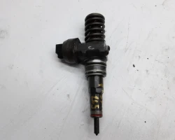 INJEKTOR Volkswagen Passat 2007 1.9 TDI VARIANT 0414720313