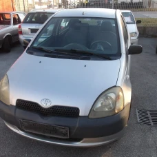 AUTO ZA DIJELOVE Toyota Yaris 2000 1.0 AUTO ZA DIJELOVE Toyota Yaris 2000 1.0
