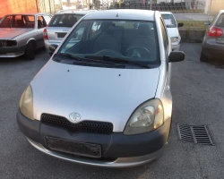 AUTO ZA DIJELOVE Toyota Yaris 2000 1.0