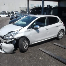 AUTO ZA DIJELOVE Peugeot 208 2014 1.2